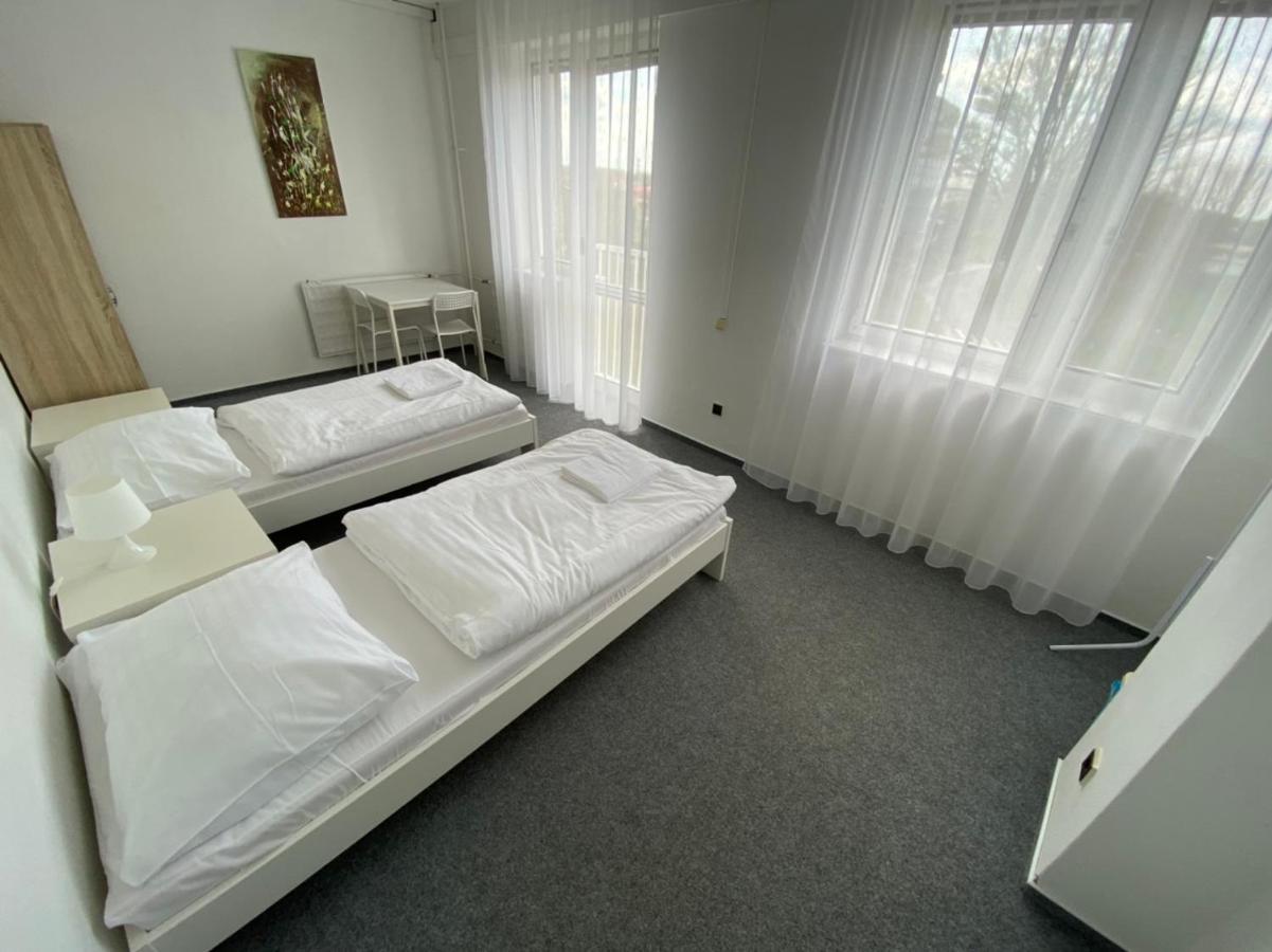 Ubytovna Kubra Hodonín Buitenkant foto