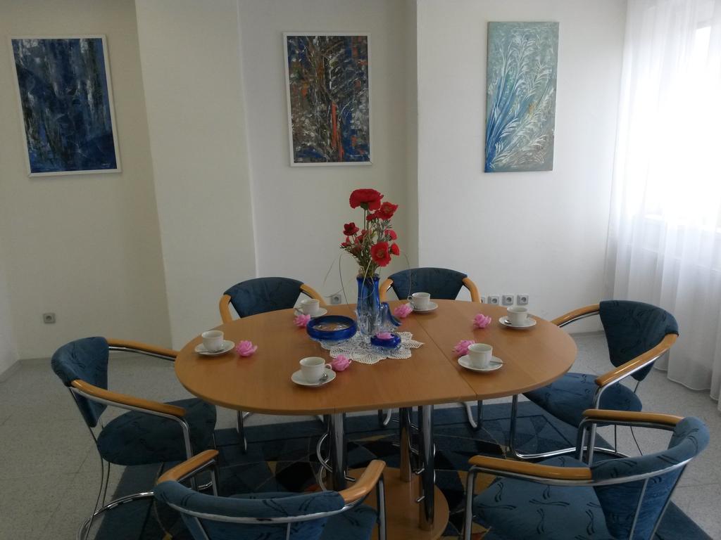Ubytovna Kubra Hodonín Buitenkant foto